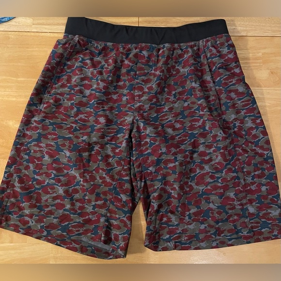 Lululemon Core Shorts Men’s - Picture 3 of 7